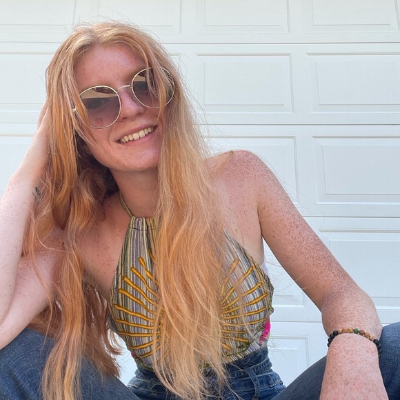 Meet your Posher, Taylor - Picture 1 of 1